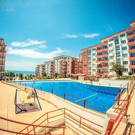 1kk Ve Sveti Vlas * 内塞伯尔